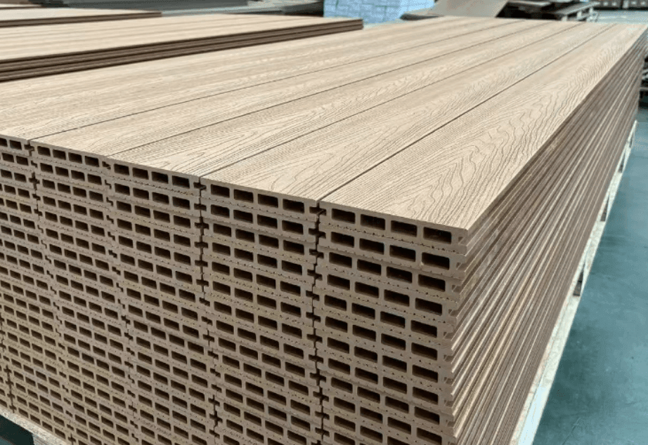 Outdoor waterproof flooring